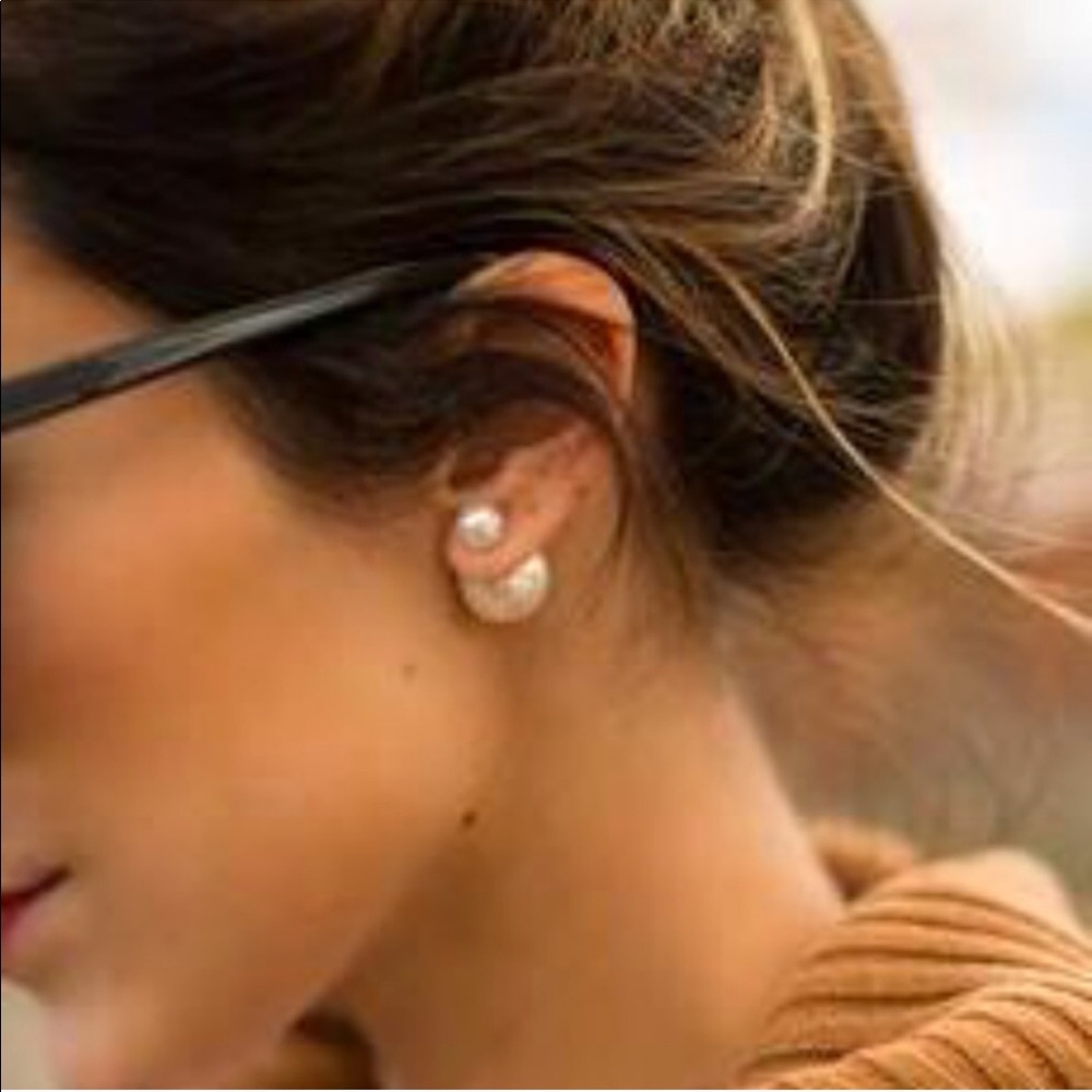 STUNNERS Double-Sided Faux-Pearl Ball Earrings - Picture 3 of 3